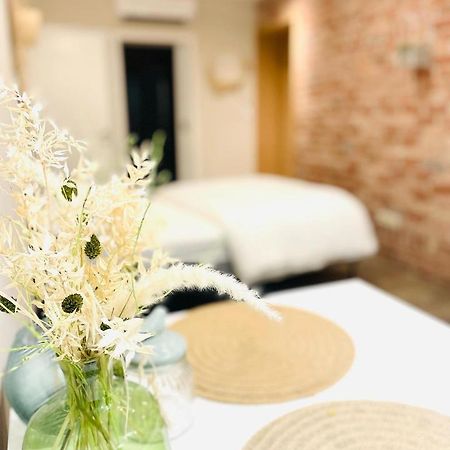 La Petite Halte Bed and Breakfast Comines-Warneton Exterior foto